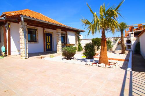 Obiteljska kuća za odmor Murter A4 in Murter, Croatia