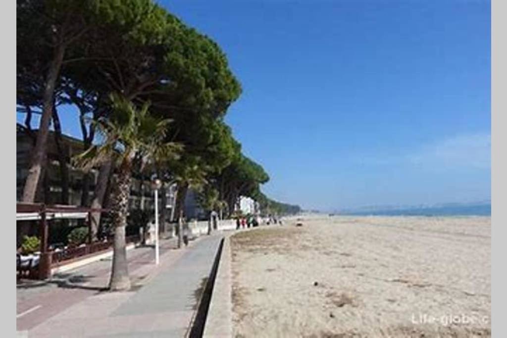 Apartamento 1ª Linea De Mar Cambrils Vilafortuny — 4-Star Luxury Hotel in Cambrils, Spain