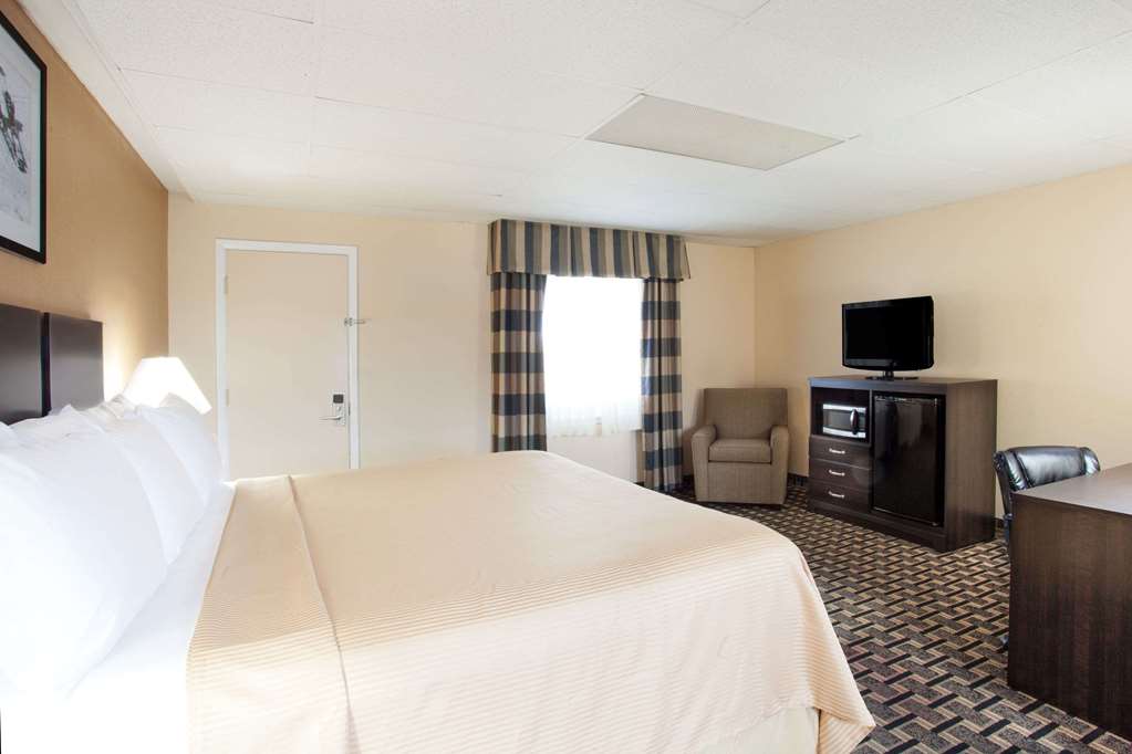 Travelodge by Wyndham South Burlington - photo 13
