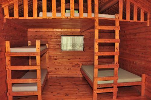 Fremont Jellystone Park Loft Cabin 1 - photo 8