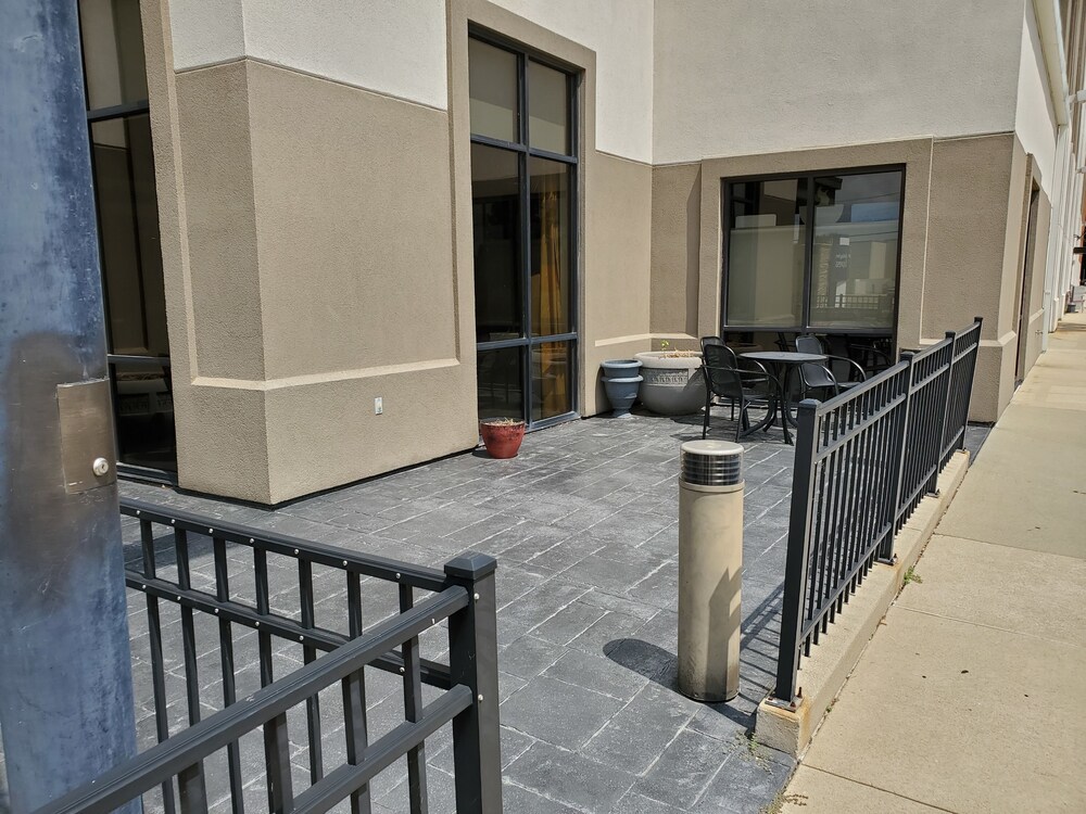 Holiday Inn Express Springfield by IHG - photo 46