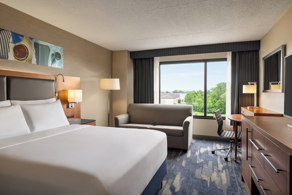 Crowne Plaza Auburn Hills by IHG - photo 18