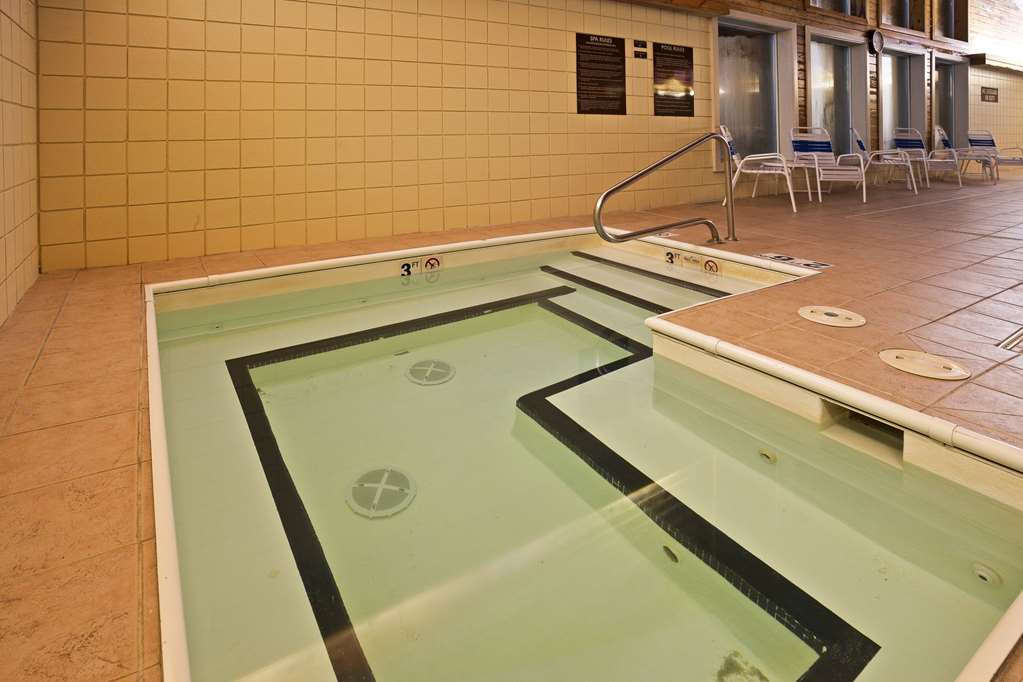 AmericInn by Wyndham Bay City - photo 11