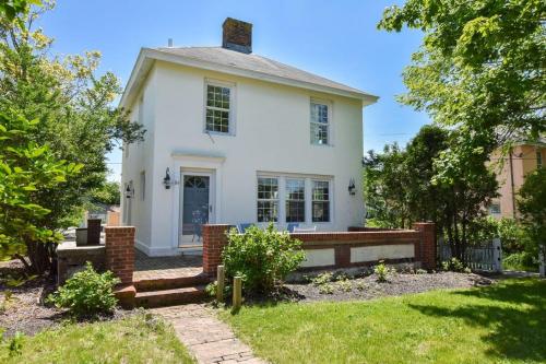 Centrally Located Home w Patio Fire Pit — 4-Star Luxury Hotel in Chatham, United States