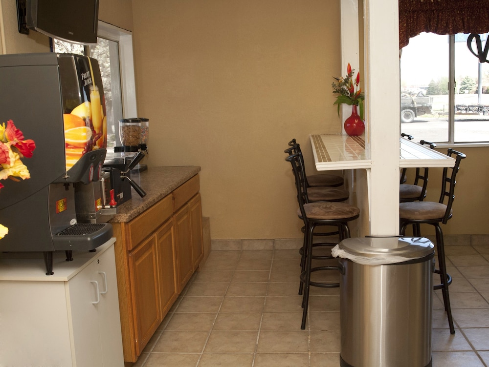 Budget Inn and Suites Colby - photo 41