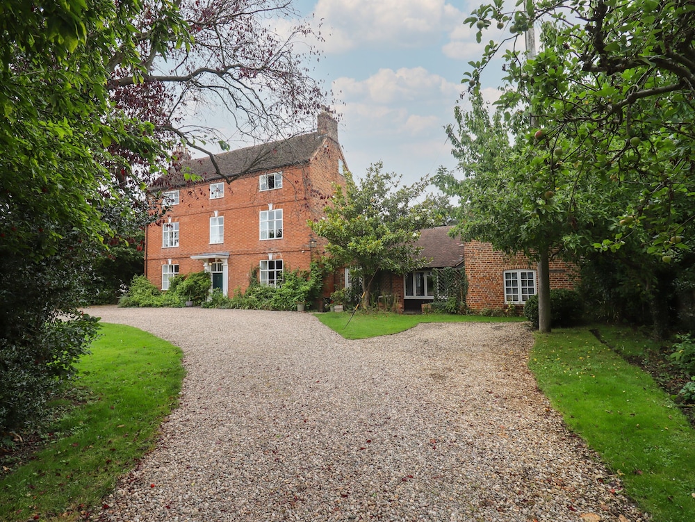 The Coach House Apartment — 4-Star Luxury Hotel in Tewkesbury, United Kingdom