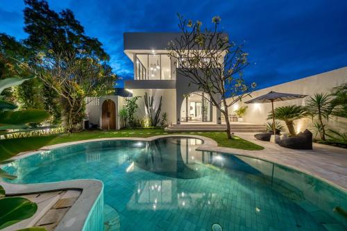 DayDreamer Villa Walking Distance to the Beach and St Ali — 4-Star Luxury Hotel in Canggu, Indonesia