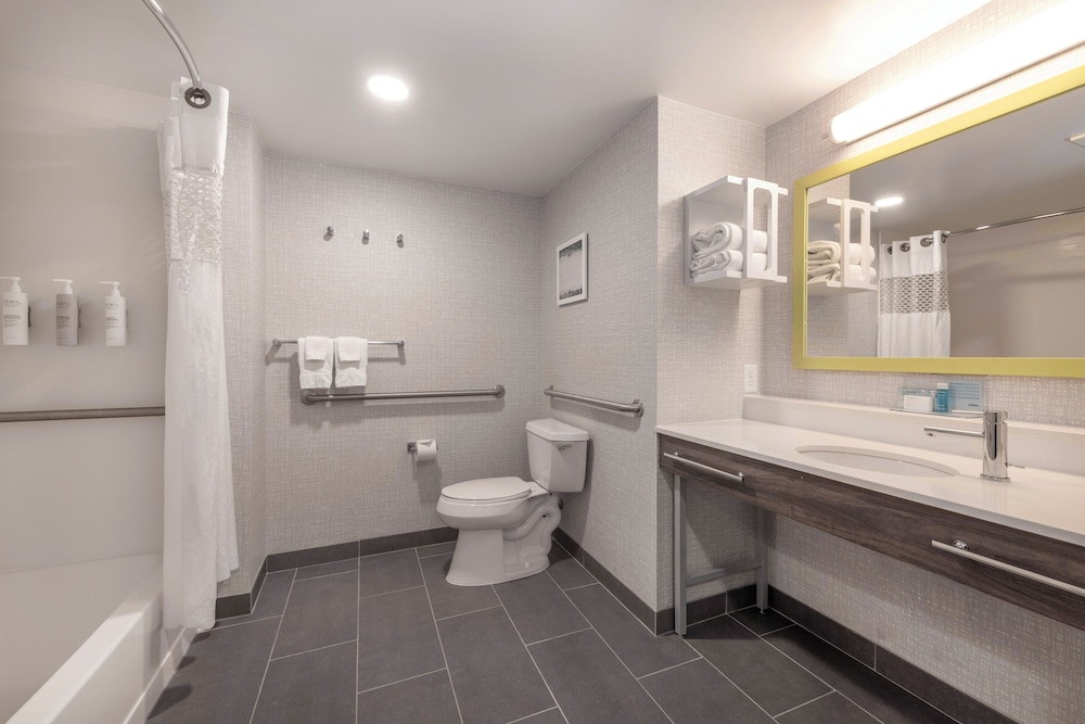 Hampton Inn & Suites Burlington NC - photo 33