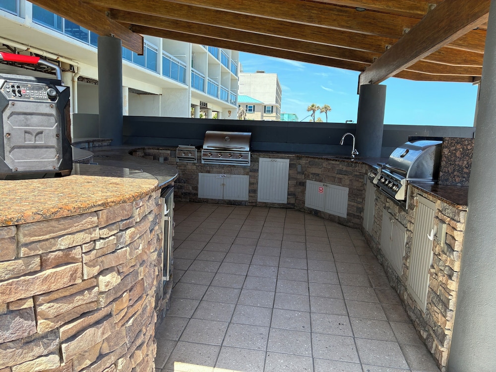 Georgian Inn Beach Club - photo 15