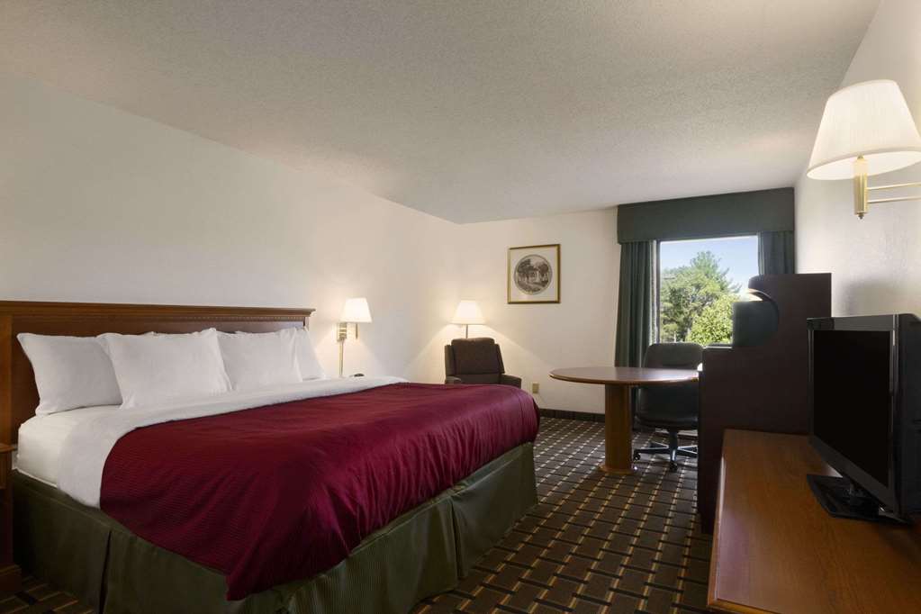 Baymont by Wyndham Crossville - photo 10