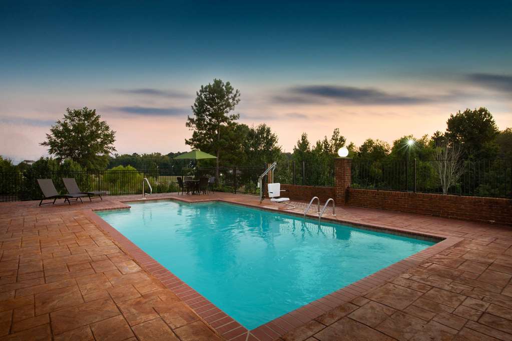 La Quinta Inn & Suites by Wyndham Tupelo - photo 8