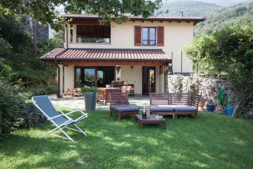 Castel Cottage — 4-Star Luxury Hotel in San Siro, Italy