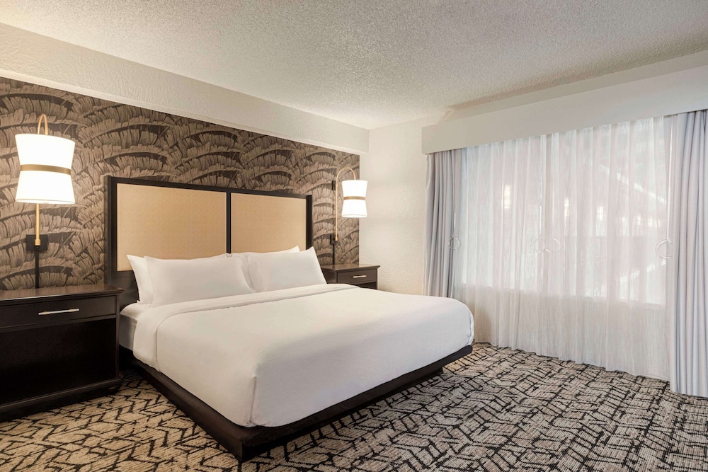 Embassy Suites by Hilton Fort Lauderdale 17th Street - photo 17