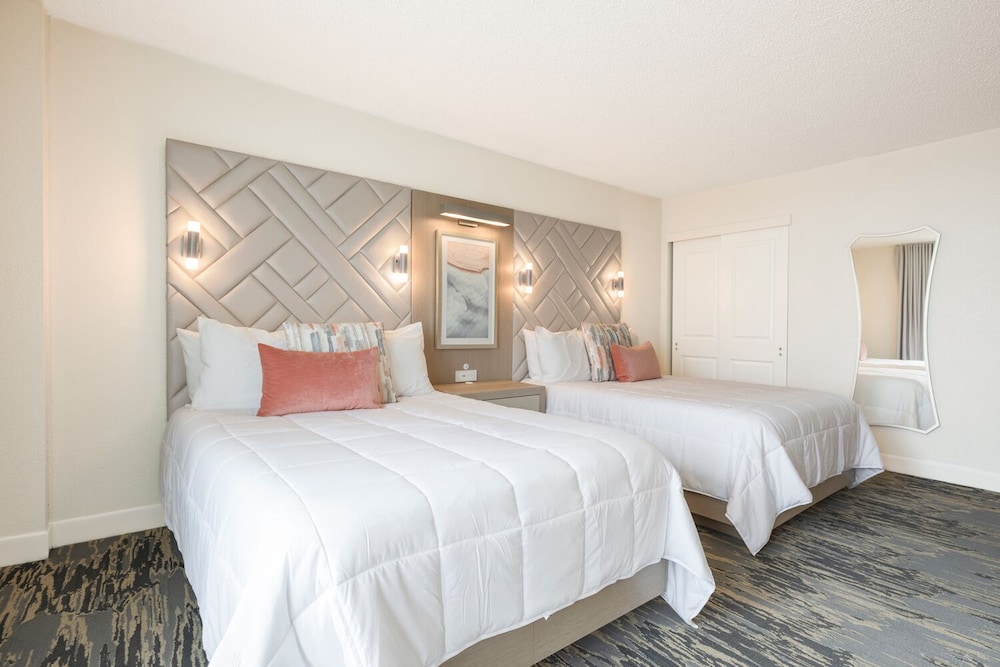 Port O Call Hotel - photo 13