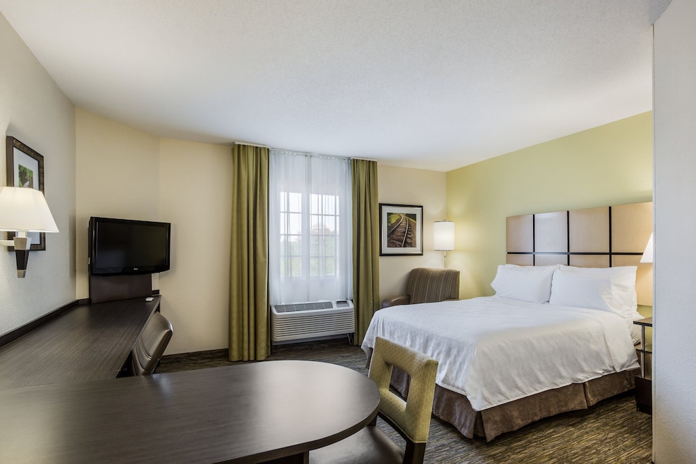 Candlewood Suites Virginia Beach Town Center by IHG - photo 9