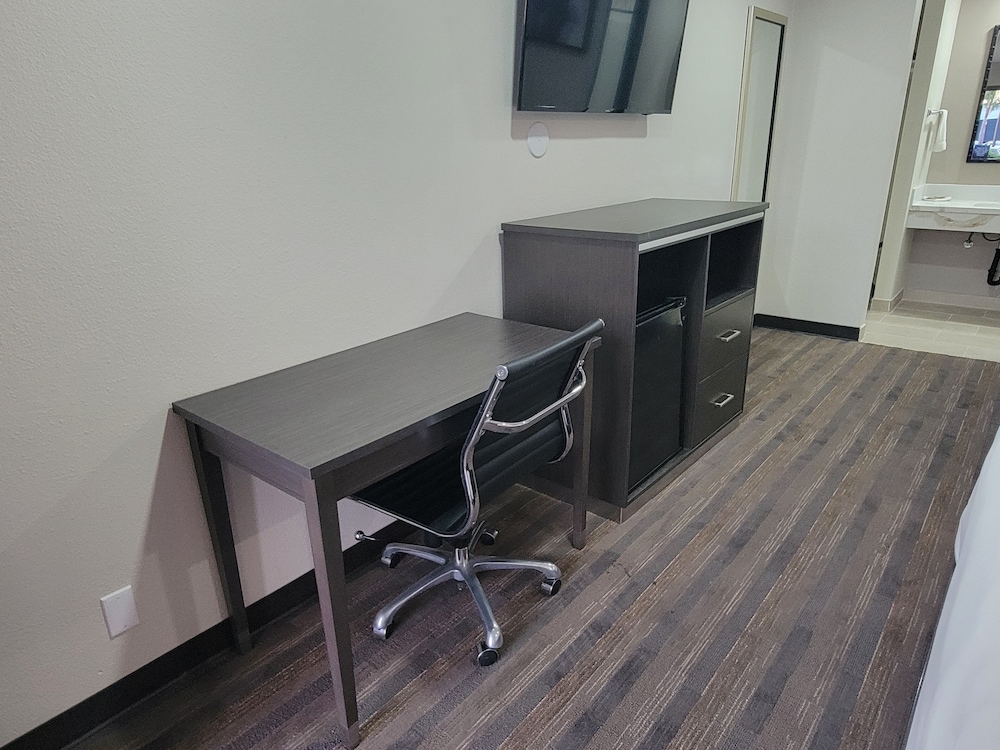 Travelodge by Wyndham Buena Park - photo 15