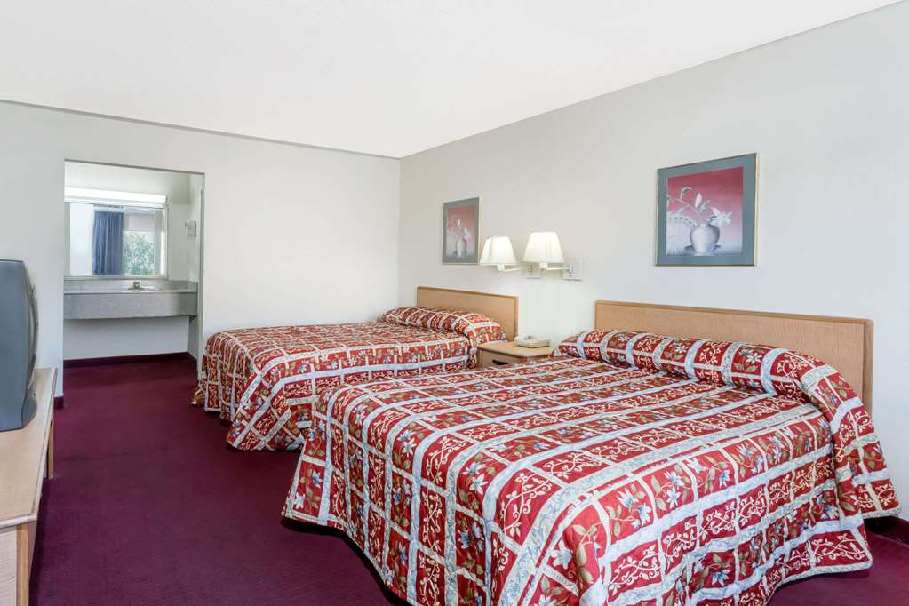 Knights Inn Fredericksburg - photo 14