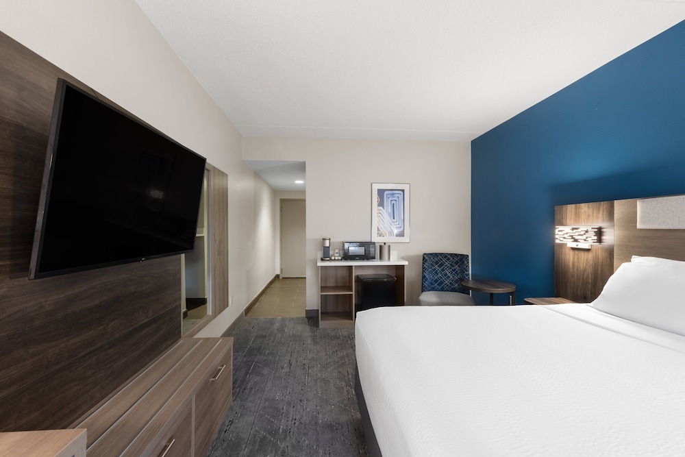 Holiday Inn Express Hotel & Suites Danbury I 84 by IHG - photo 28