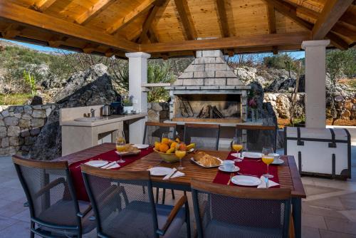 Villa Pizzelli — 4-Star Luxury Hotel in Dubrovnik, Croatia