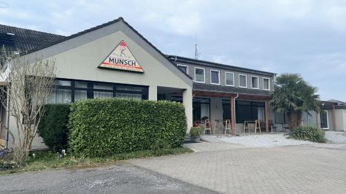Motel Munsch - carbon neutral hotel in Unknown City