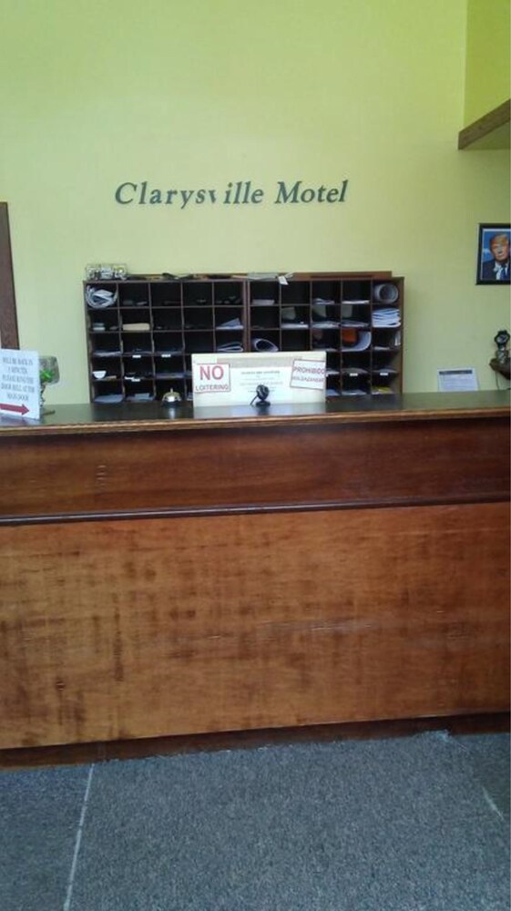 Clarysville Motel - photo 2
