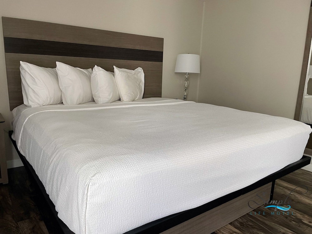 Simple Life Motel - photo 24