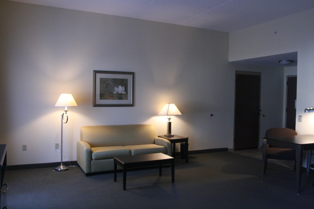 Hampton Inn & Suites Lino Lakes - photo 12