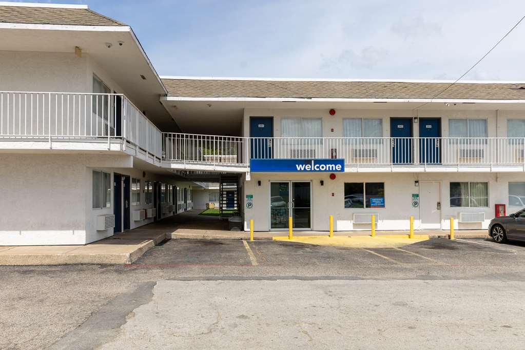 Motel6 Lufkin TX - photo 7