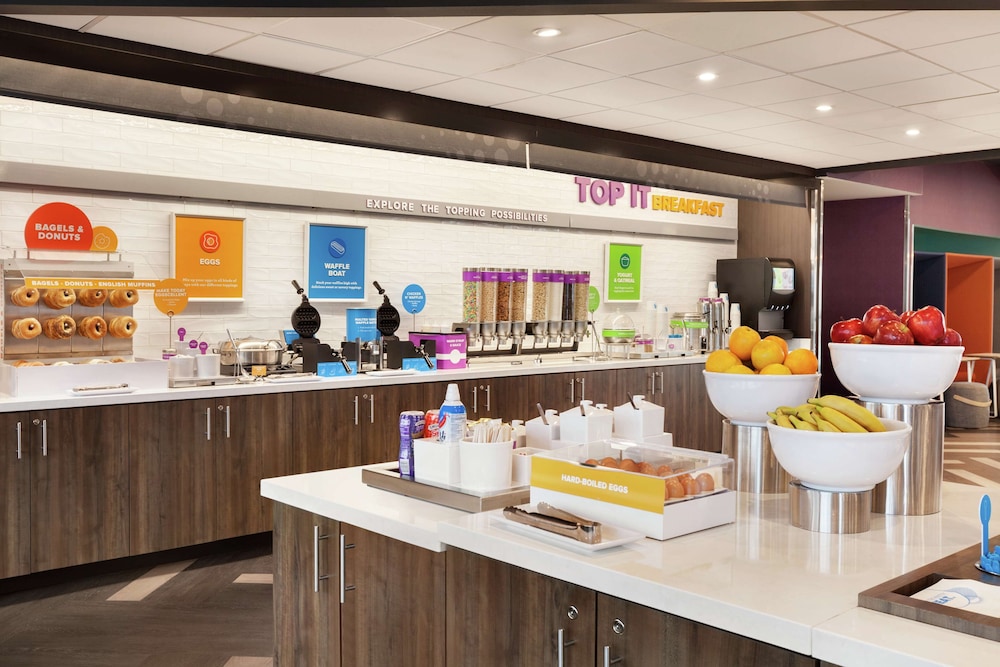 Tru by Hilton Williamsville Buffalo Airport - photo 40