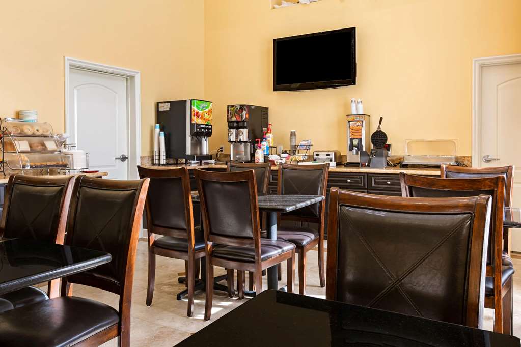 La Quinta Inn & Suites by Wyndham Moreno Valley - photo 43
