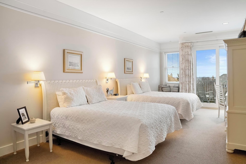 Village Suites Bay Harbor - photo 17