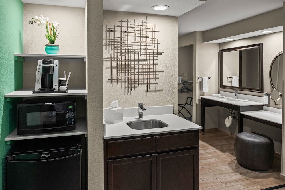Yosemite Southgate Hotel & Suites - photo 19