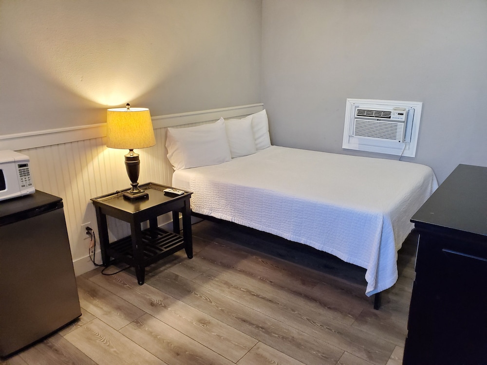 Coronado Island Inn - photo 17