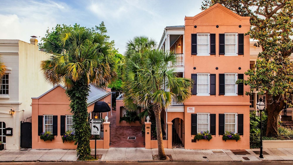 Elliott House Inn — 4-Star Luxury Hotel in Charleston, United States