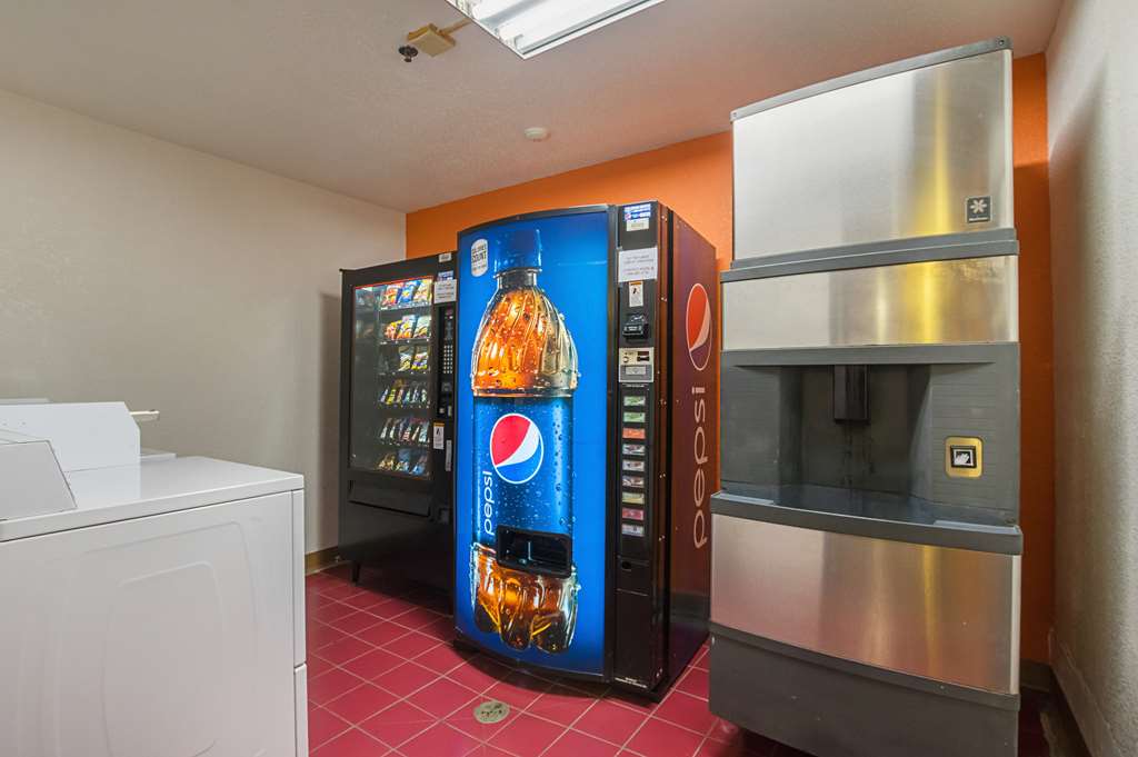 Motel 6 Waterloo IA Crossroads Mall Cedar Falls - photo 34