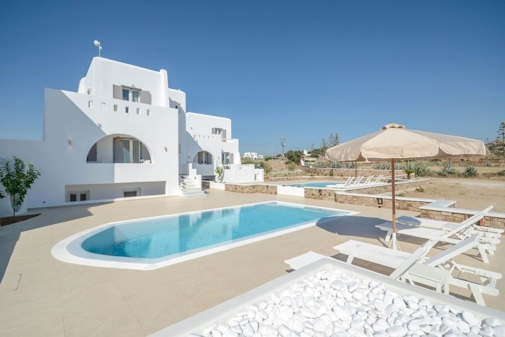 Plaka Collection — 4-Star Luxury Hotel in Naxos, Greece