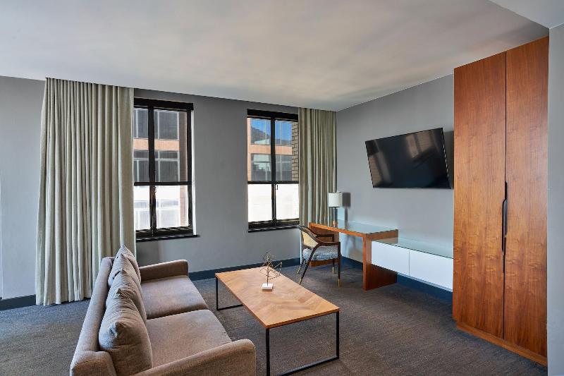 Renaissance Saint Elms Dallas Downtown - photo 26