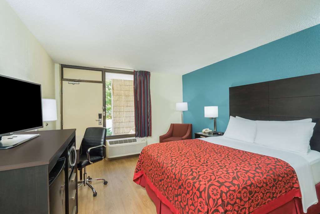 Days Inn by Wyndham Raleigh Midtown - photo 15