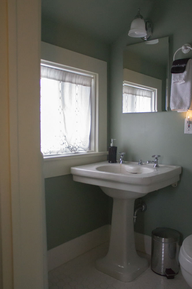 Chestnut Street Inn - photo 3