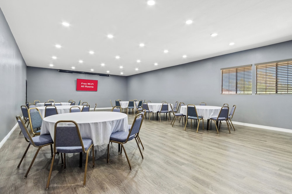 Red Roof Inn Ridgecrest - photo 42