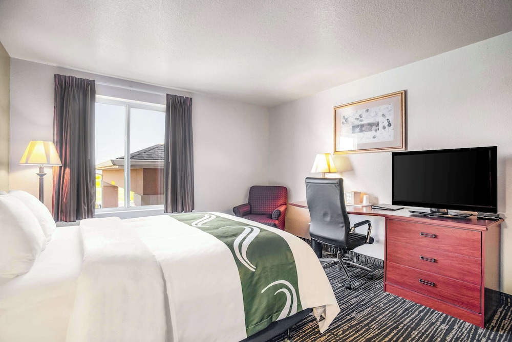 Quality Inn Parsons North - photo 7
