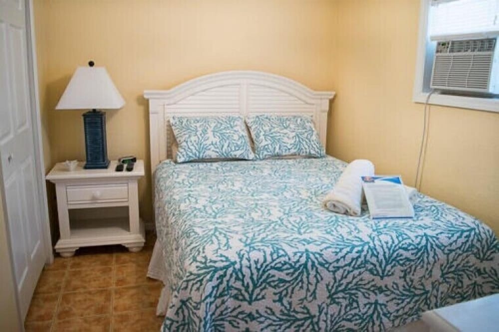 138 140 Delmar Genny's Landing Fort Myers Beach - photo 3