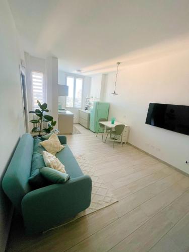 Green House in Milan 10min from CentralStation — 4-Star Luxury Hotel in Milan, Italy