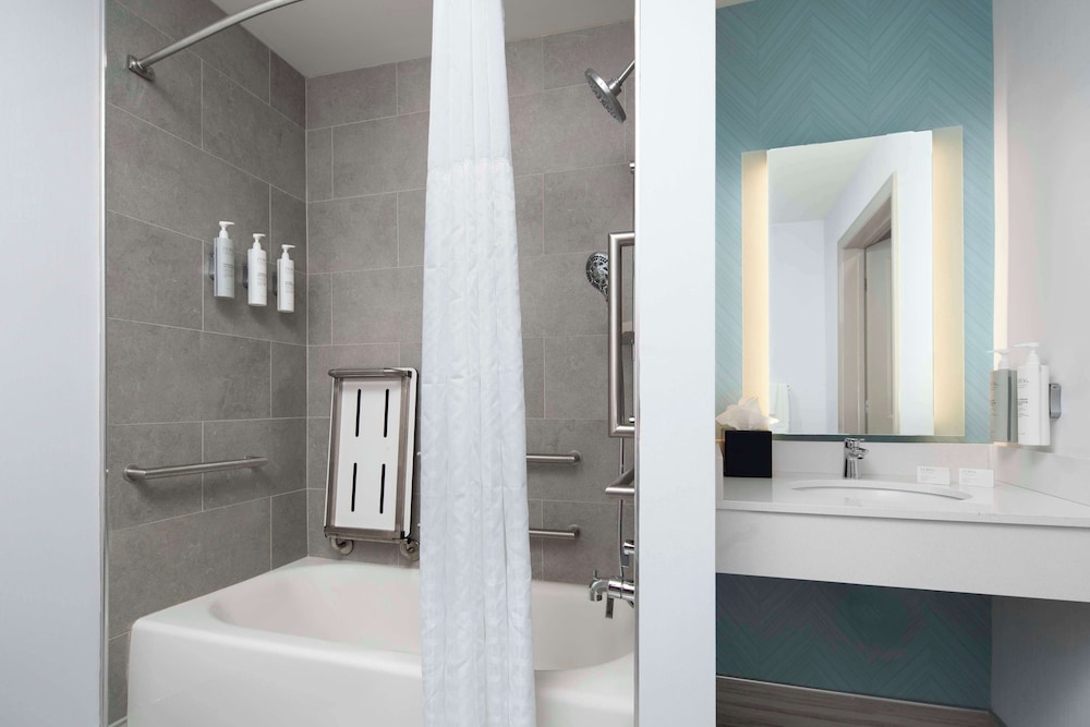 Hilton Garden Inn Kennett Square - photo 21