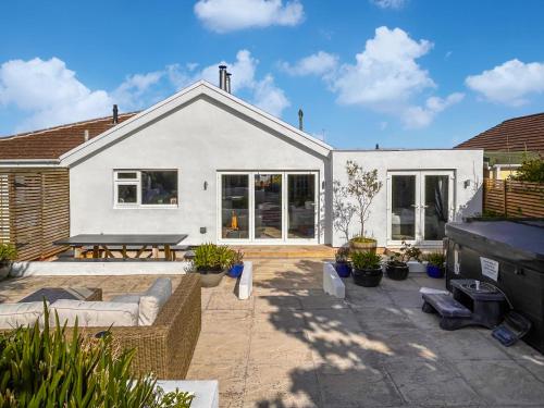 Villa Calafia Uk38491 — 5-Star Luxury Hotel in Truro, United Kingdom
