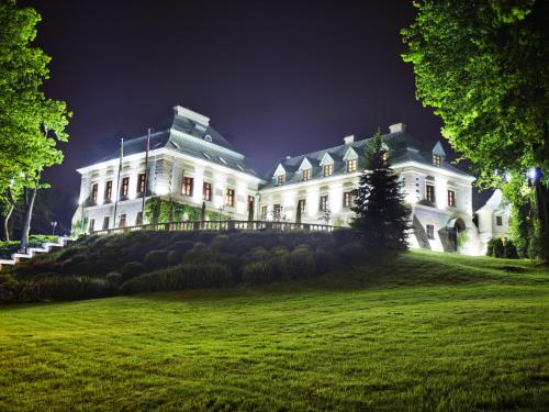 Manor House SPA dla dorosłych — 4-Star Luxury Hotel in Chlewiska, Poland
