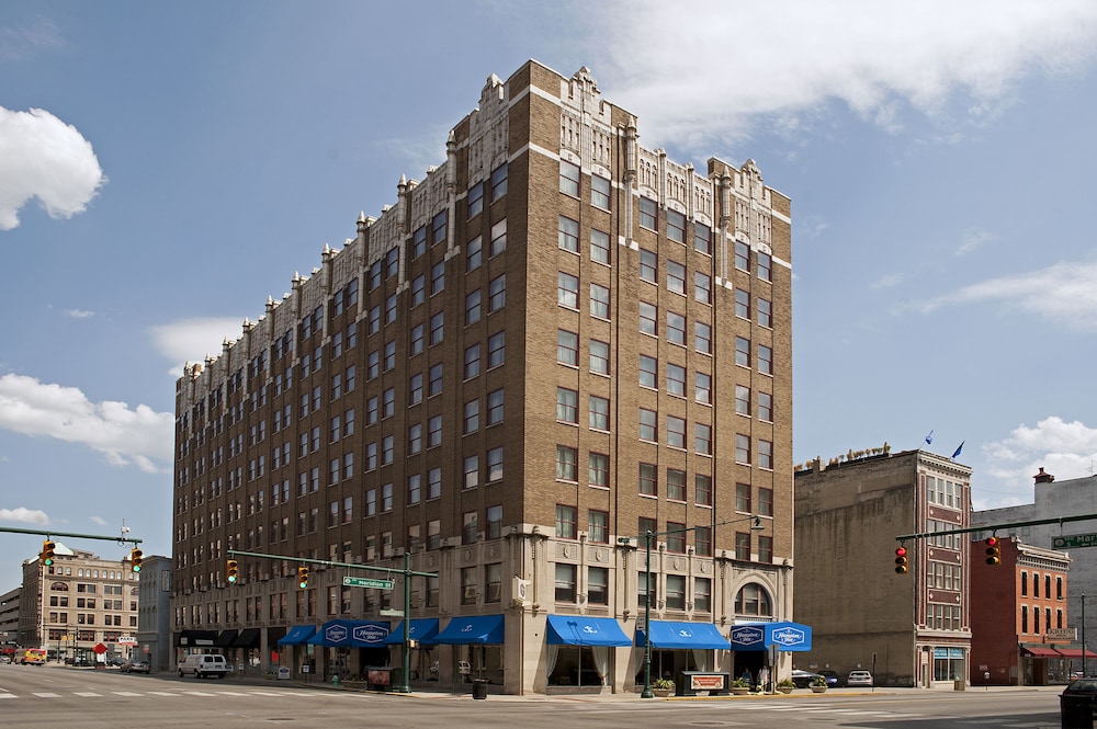 Hampton Inn Indianapolis Downtown Across from Circle Centre - photo 43