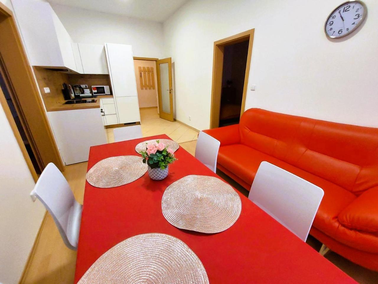 Spacious 2 Bedroom Apartment in City Center 80 m — 4-Star Luxury Hotel in Hradec Kralove, Czech Republic
