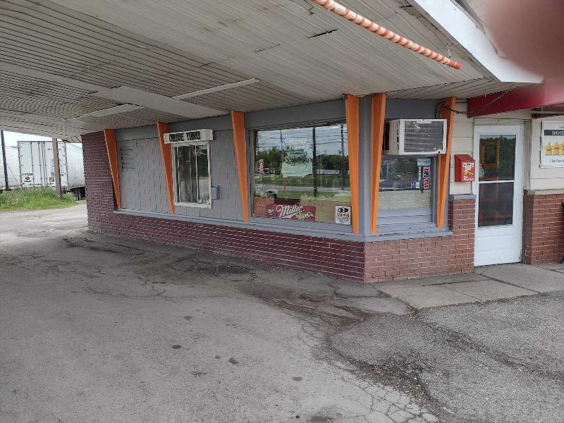 Davis Motel - photo 9