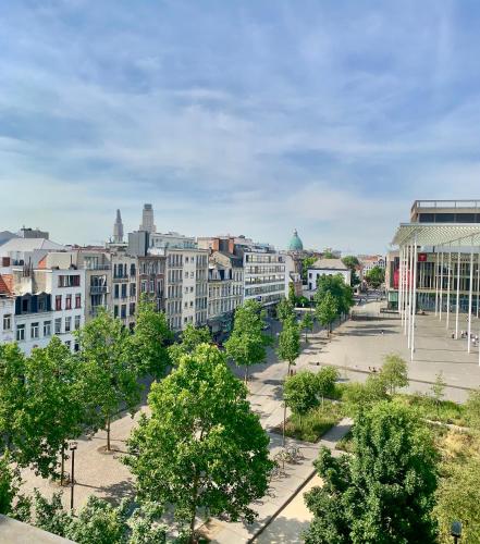 Sleep Inn Black And Gold Loft Antwerp Cityview — Antwerpen
